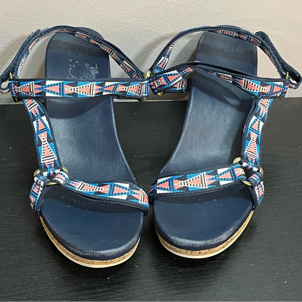 Teva‎ Women's Blue Patterned Sandals size 10